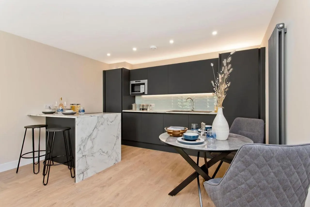 Modern City Centre 2 Bedroom 2 Bathroom Apartments, Main Door Ground With Private Parking إدنبرة 0*,  المملكة المتحدة